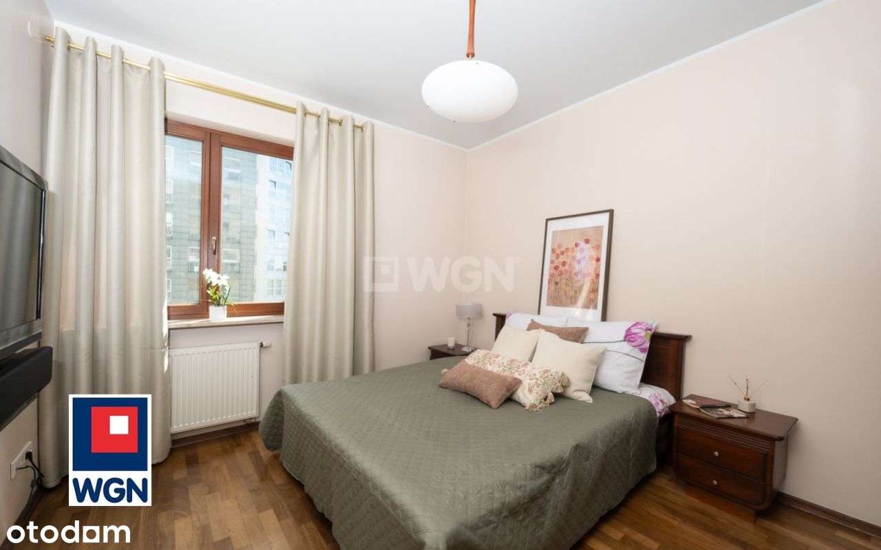 2 pokoje, oddzielna kuchnia, komórka, garaż, metro-4