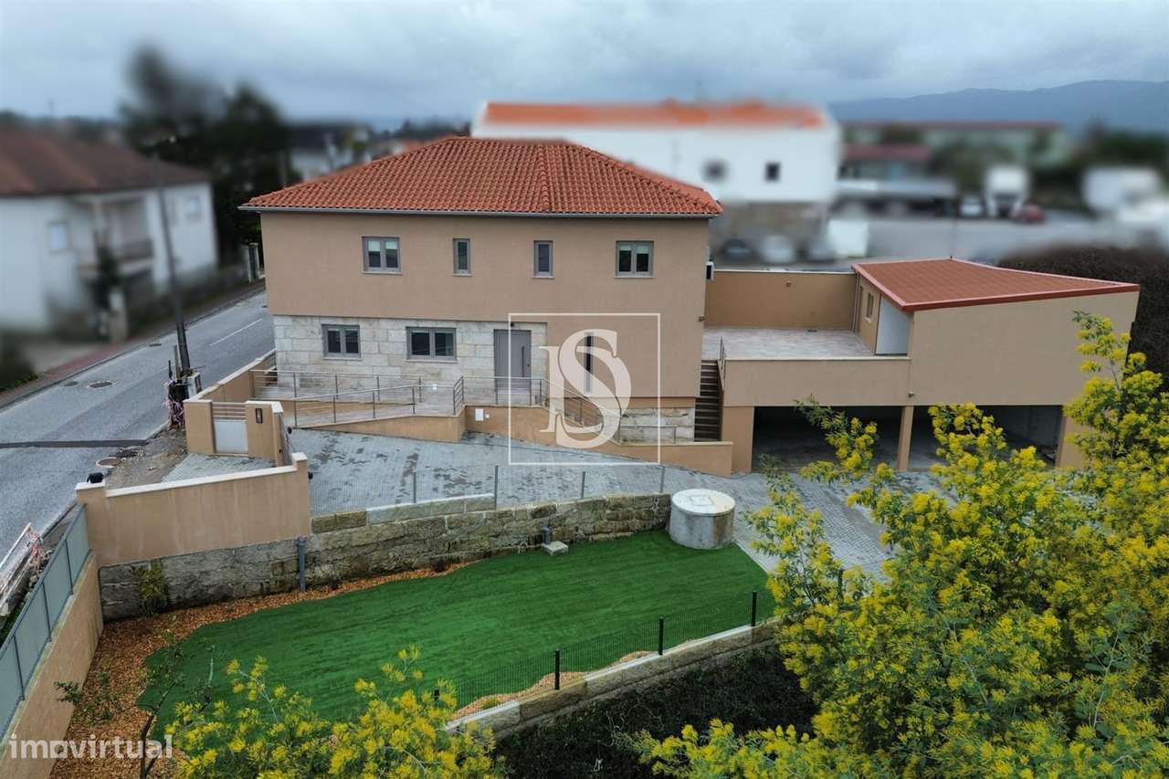 Apartamento T2 Renovado, no Botulho-12