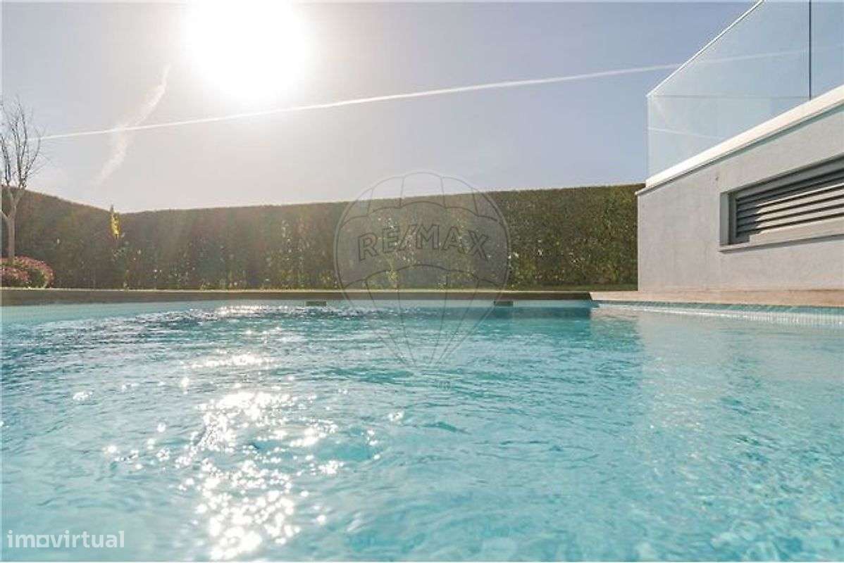 Moradia T5 para venda - Grande imagem: 2/17