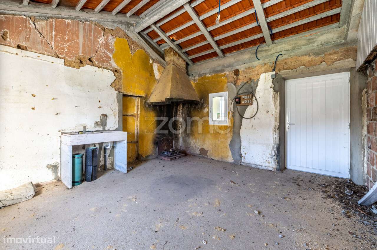 Moradia T1 para recuperar | Terreno | Albergaria dos Doze - Grande imagem: 4/24
