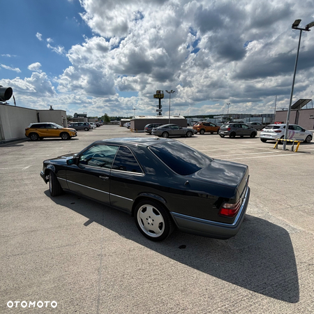 Mercedes-Benz W124 (1984-1993) - 35