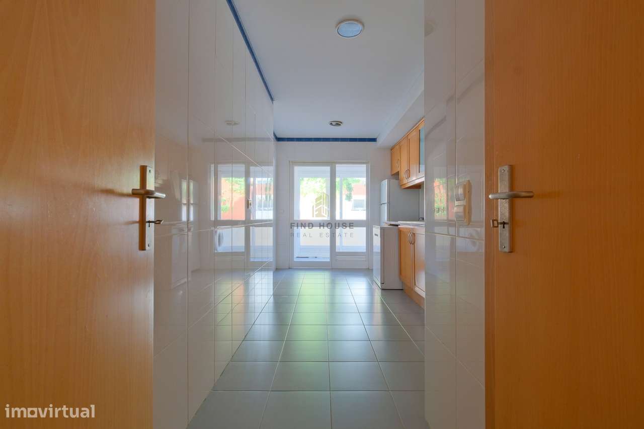 Vende-se T1 com garagem no Parque de São Domingos, em São Domingos de-18