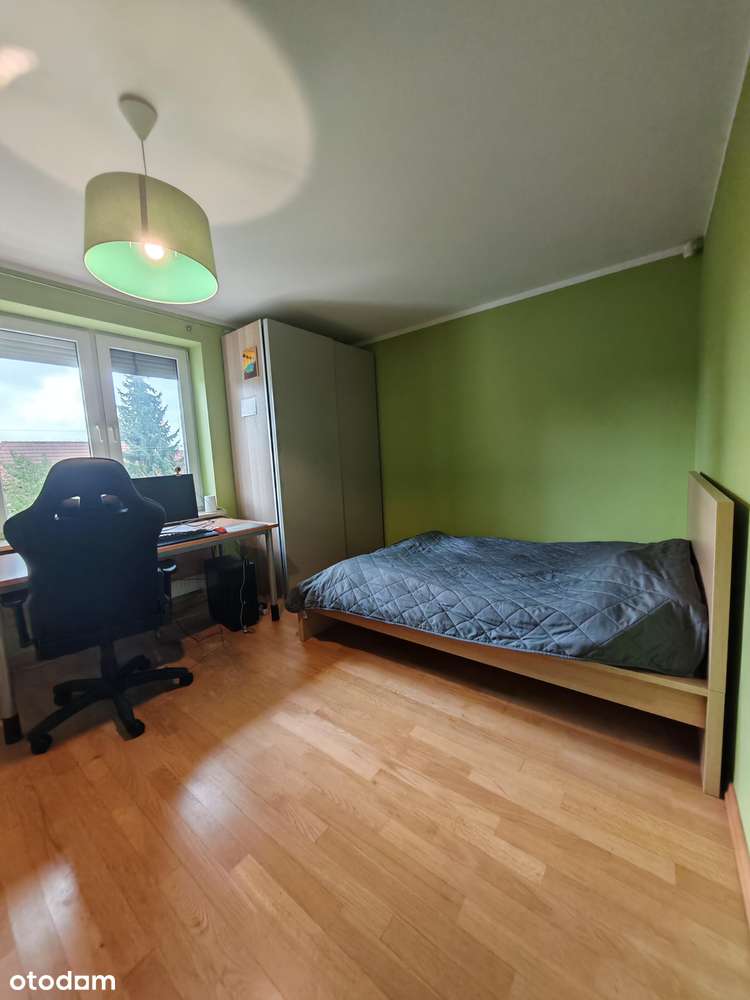 Dom  z budynkiem gospodarczym-11