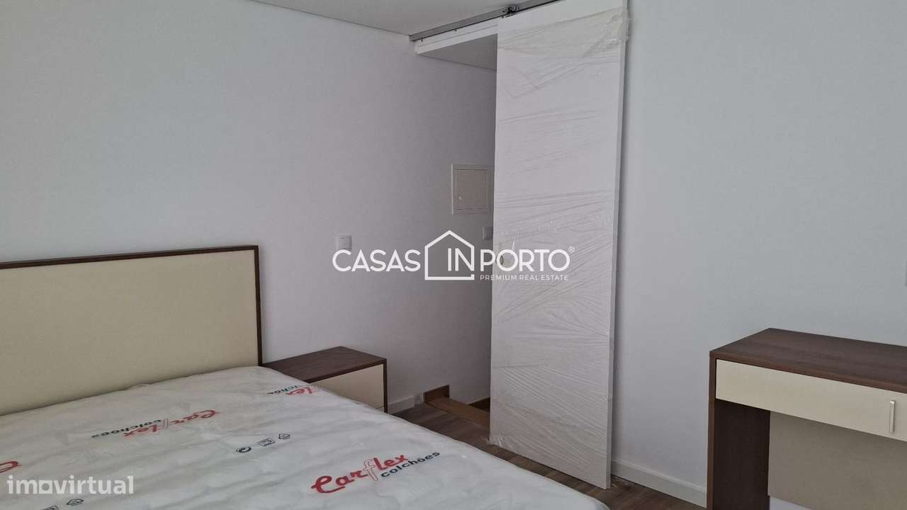 Moradia Triplex T2 com Terraço - Localização Premium junto à Lapa,-22