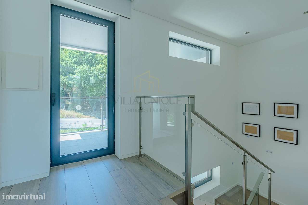 Moradia T4 Moderna com 3 Suítes em Terreno de 460m2-26