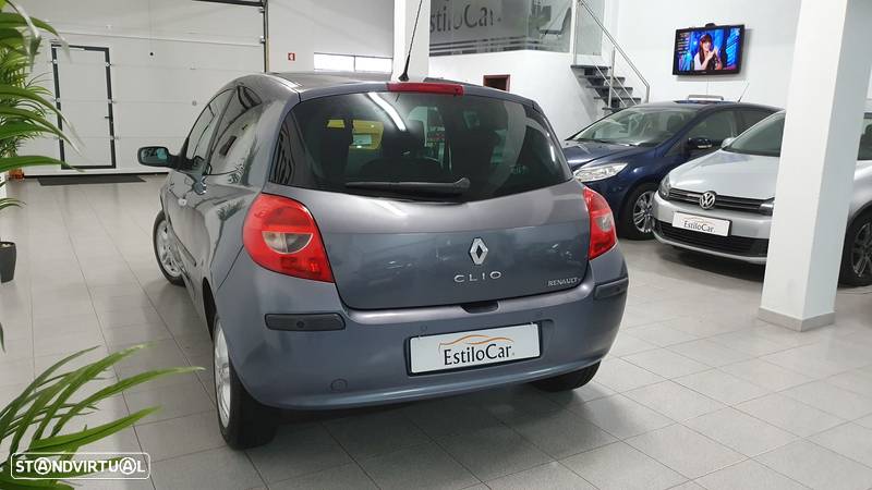 Renault Clio 1.2 16V Confort Privilège - 5