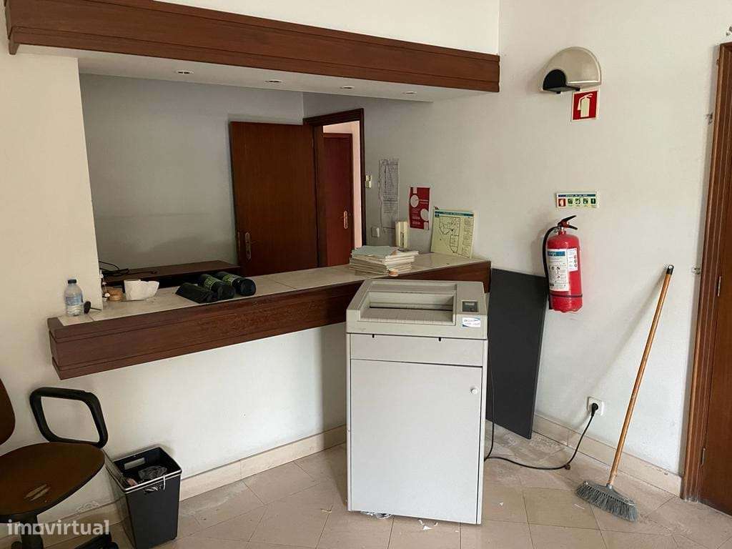 Prédio de uso misto em Ponta Delgada - Grande imagem: 2/52