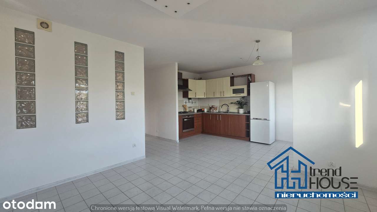 Duża kawalerka z wydzieloną sypialnią-0