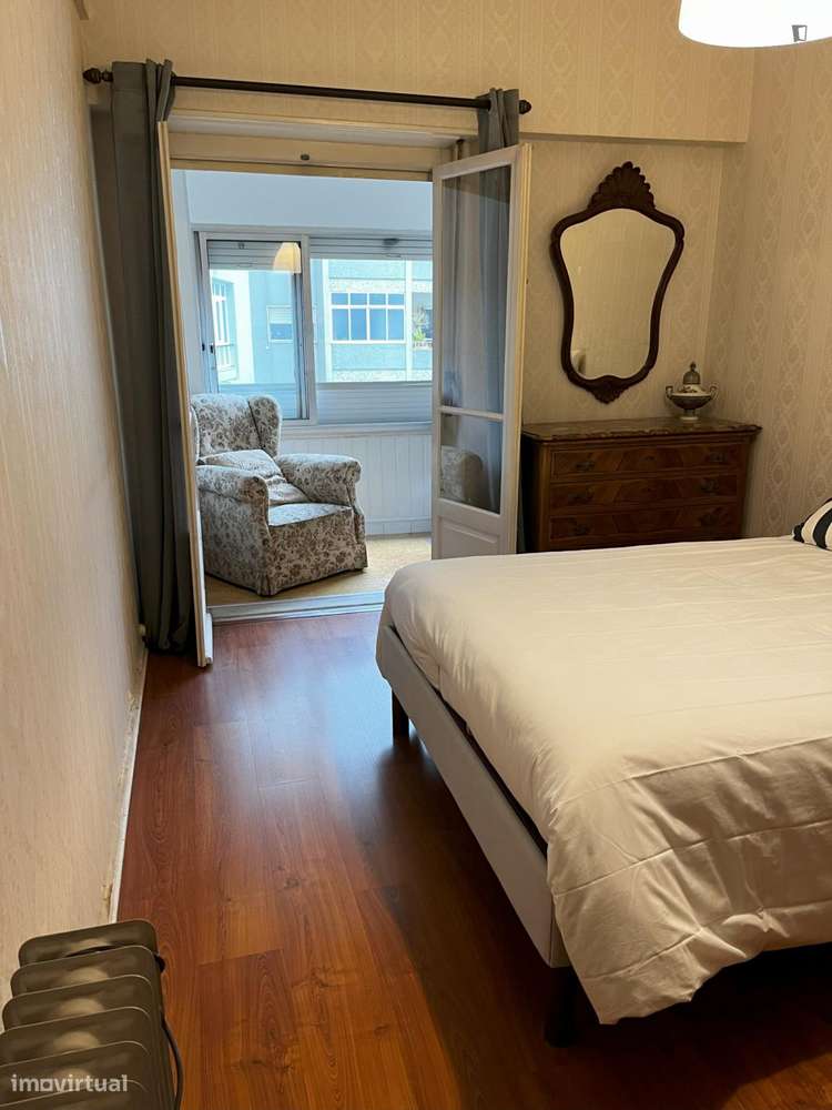Quarto - localizado em Benfica Lisbon - Grande imagem: 5/10