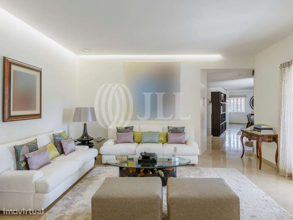 Moradia T4 com anexo e piscina, na Quinta da Marinha - Grande imagem: 5/52
