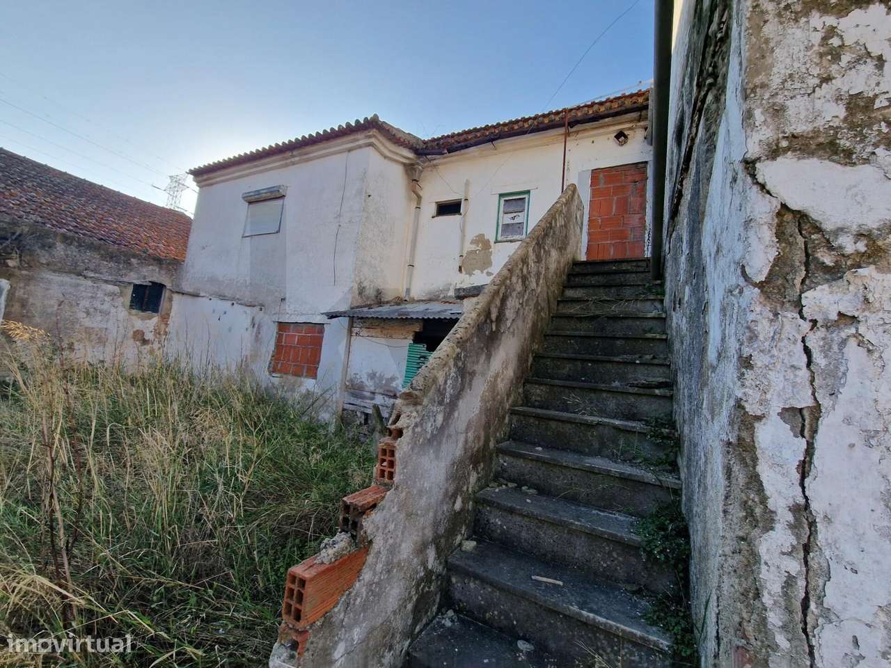 Venda Moradias  para recuperar com 161m2 área útil, com logradouro em - Grande imagem: 5/12