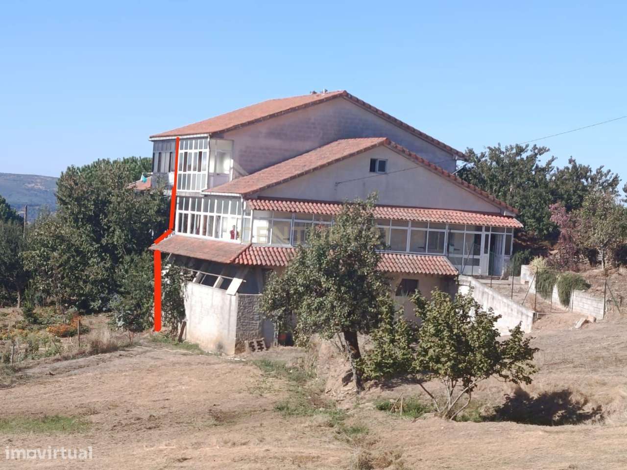 Espaçosa Moradia T5 em Brito de Lomba - Vinhais - Grande imagem: 3/34