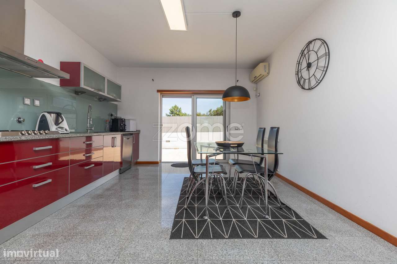 Moradia Moderna em Taveiro, Coimbra com Vistas Desafogadas-22