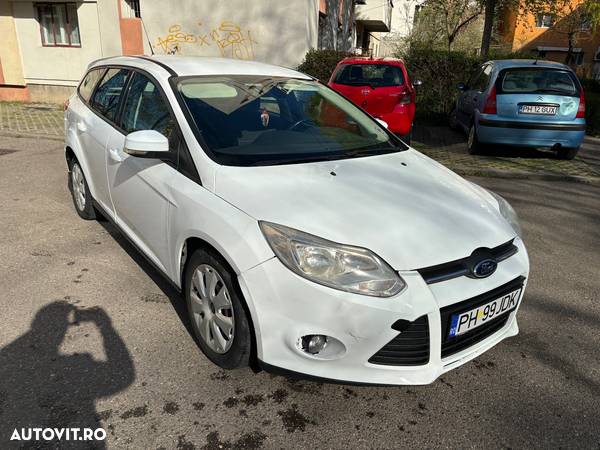 Ford Focus 1.6 TDCi DPF Ambiente - 2