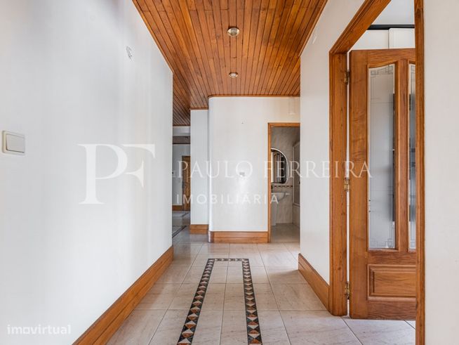 Apartamento T6 no centro de Famalicão-18