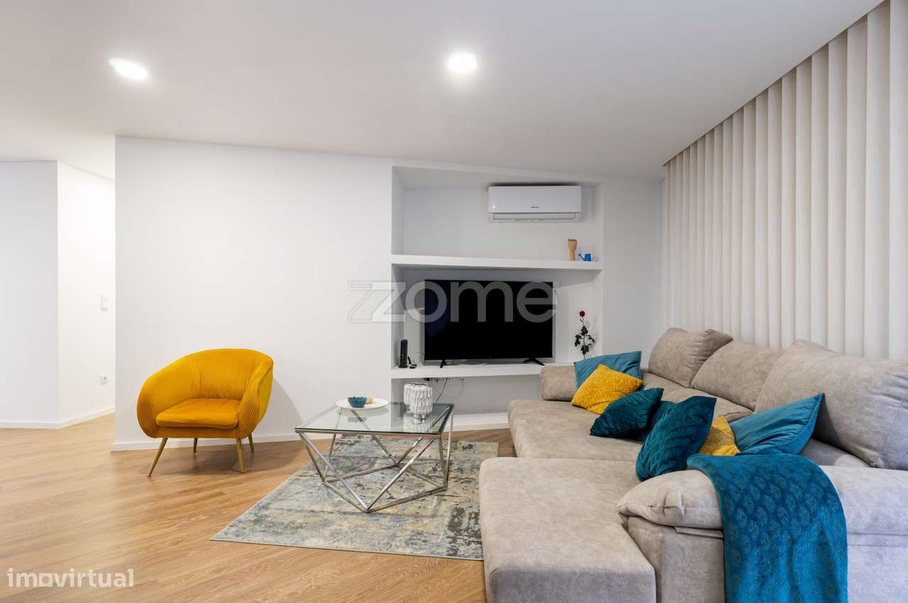 Apartamento T3 para arrendamento com box fechada e varanda - Grande imagem: 3/23