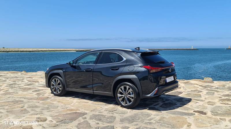 Lexus UX 250h Sport - 4