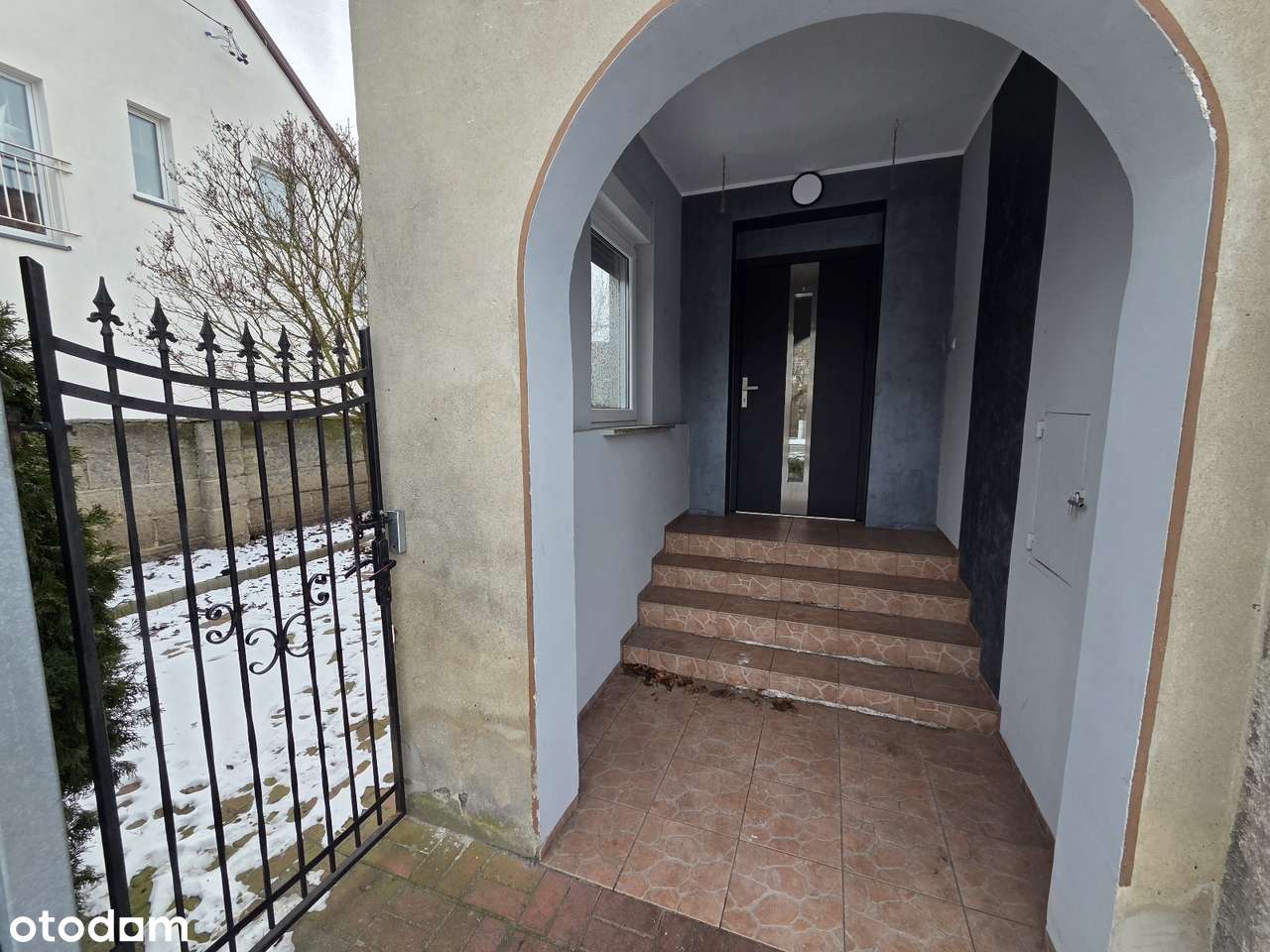 Dom bliźniak z garażem, budynkami gospodarczymi i piwnicą w Śmiglu-6