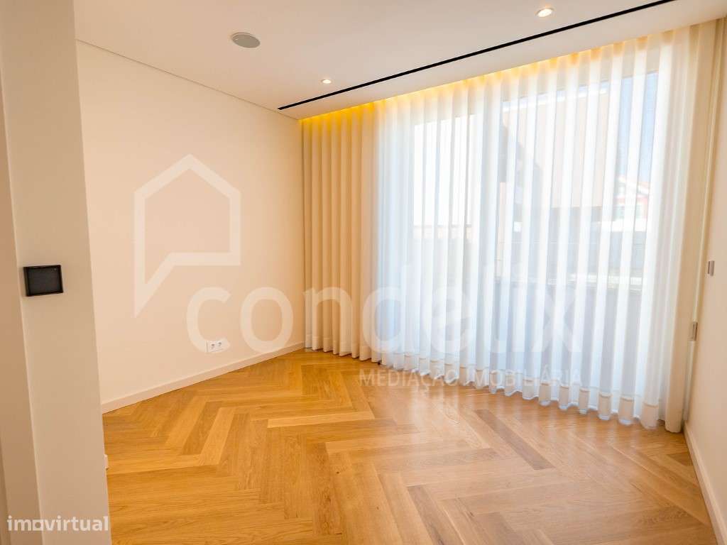 Moradia T5+1 nova com piscina em condomínio fechado de luxo no Estoril-48