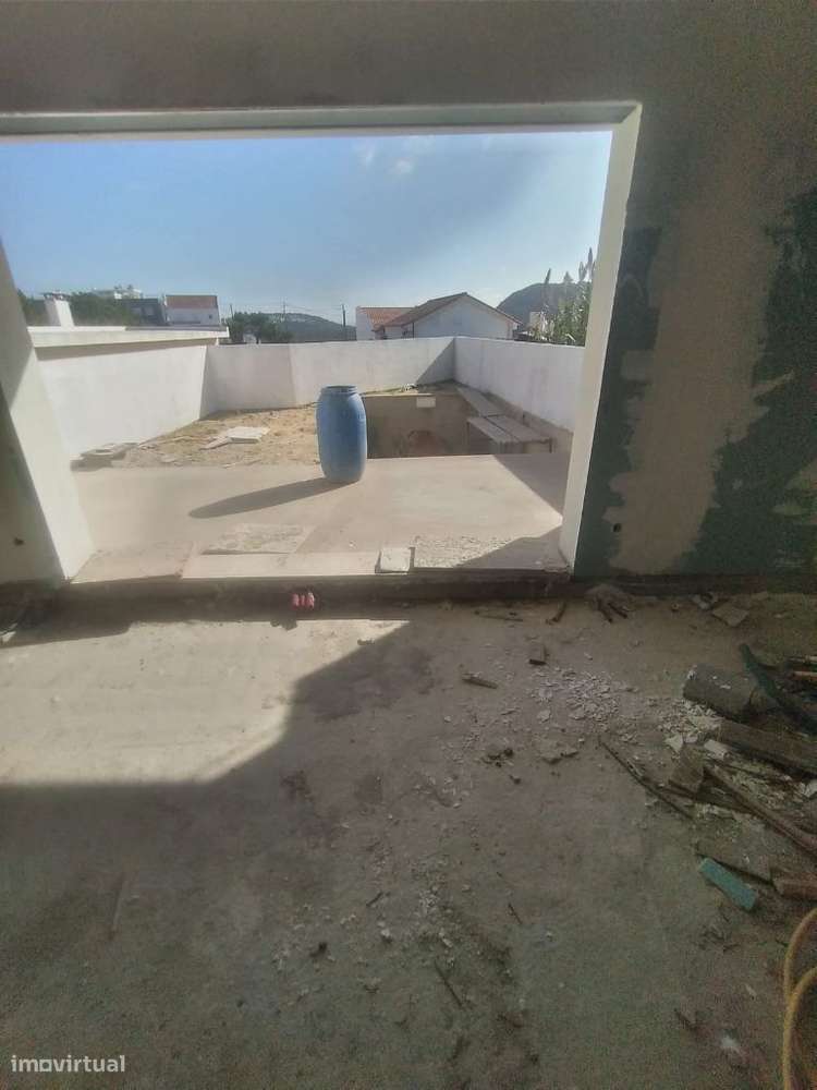 Moradia t-4 em construção pederneira -Nazaré com piscina const de luxo-6
