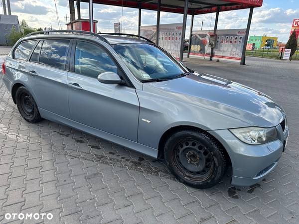 BMW Seria 3 320i - 5