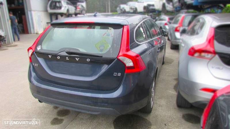 Volvo V60 2.0 D3 2010 - Peças Usadas (7282) - 2