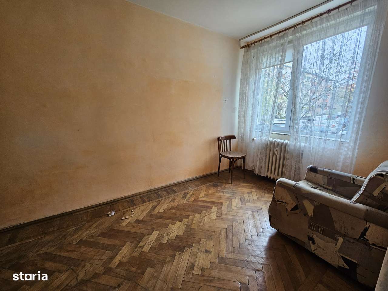 Ultracentral -parter , apartament cu trei camere, parcare-3