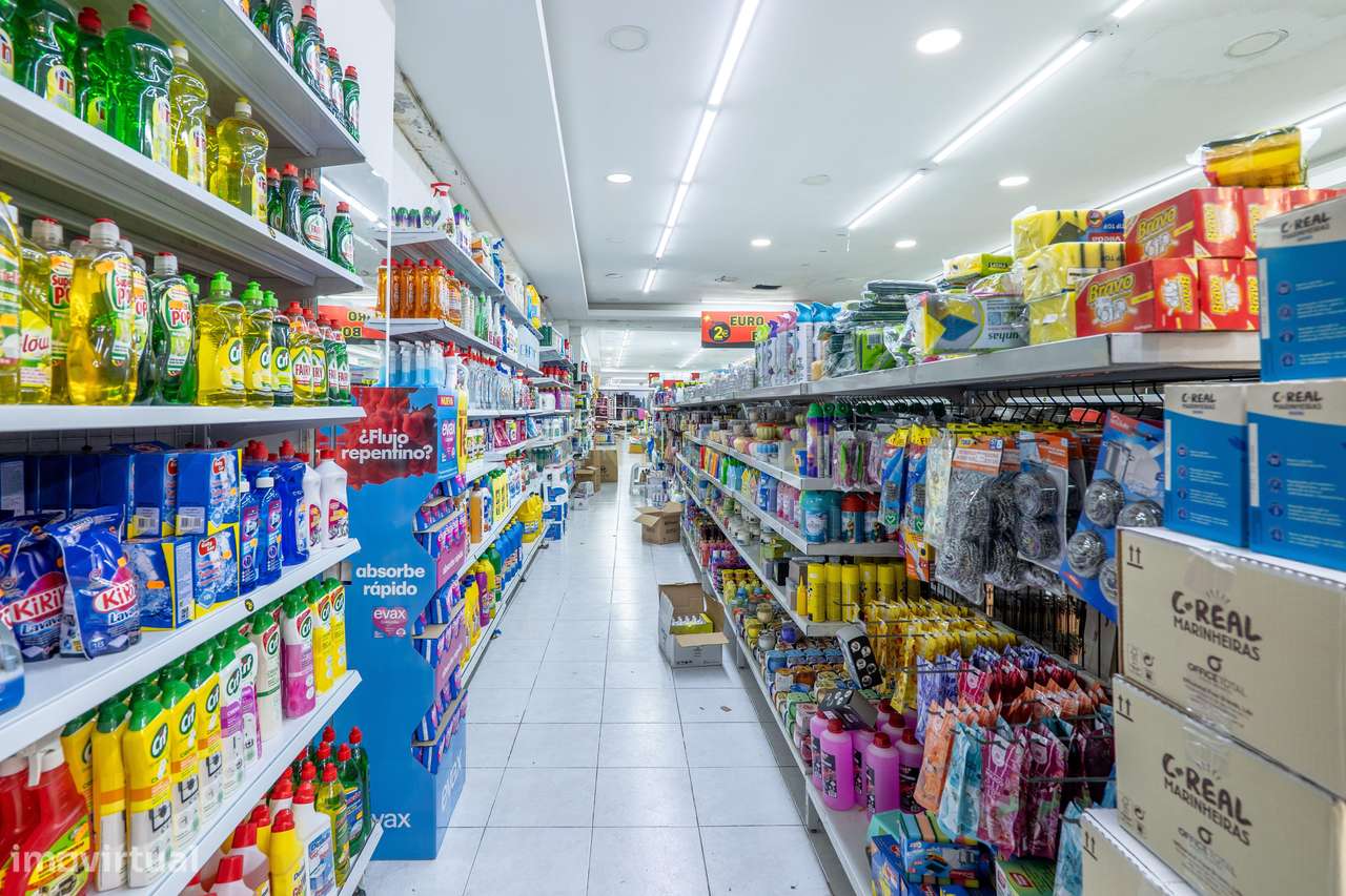 Loja Espaçosa em Matosinhos - Excelente Localização e Acessos - Grande imagem: 4/22