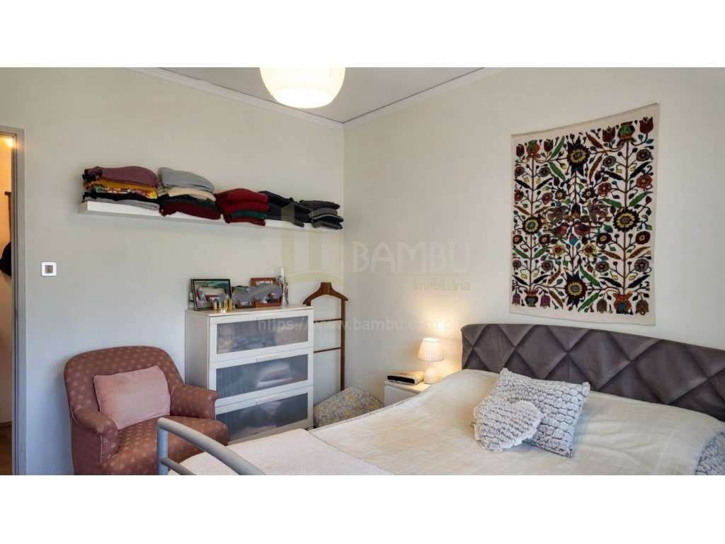 Moradia T2 em Vilar de Mouros, inserida em terreno com 3113m2-15