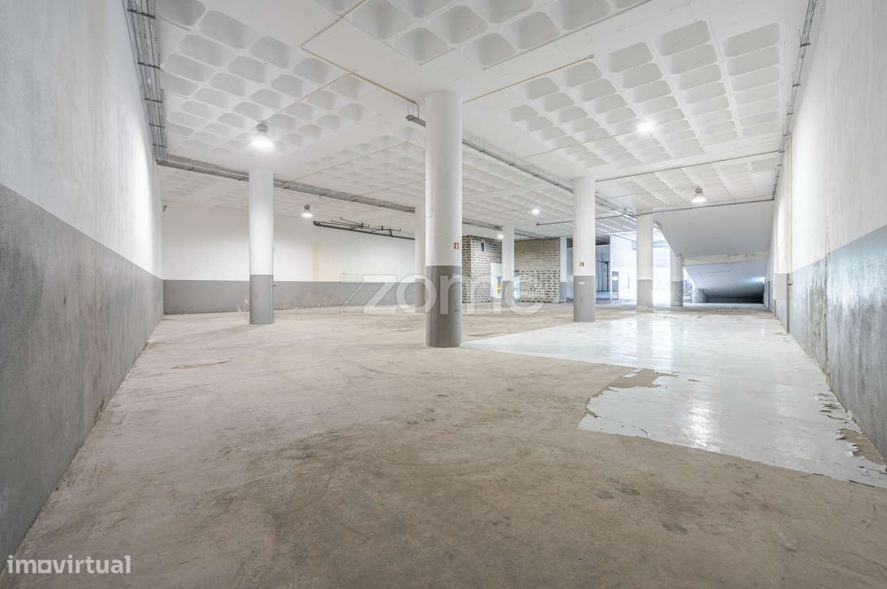 Armazém 782 m² com Parque Privativo – Caniço (Eiras) - Grande imagem: 5/22
