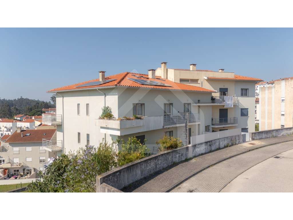 Apartamento T3 | Com aproveitamento de sótão | Alqueves-25