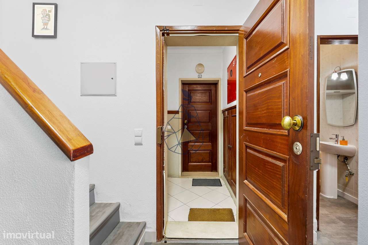 Apartamento Duplex T3 mobilado,  3 casa de banho ,Terraço, Vista Mar A-16