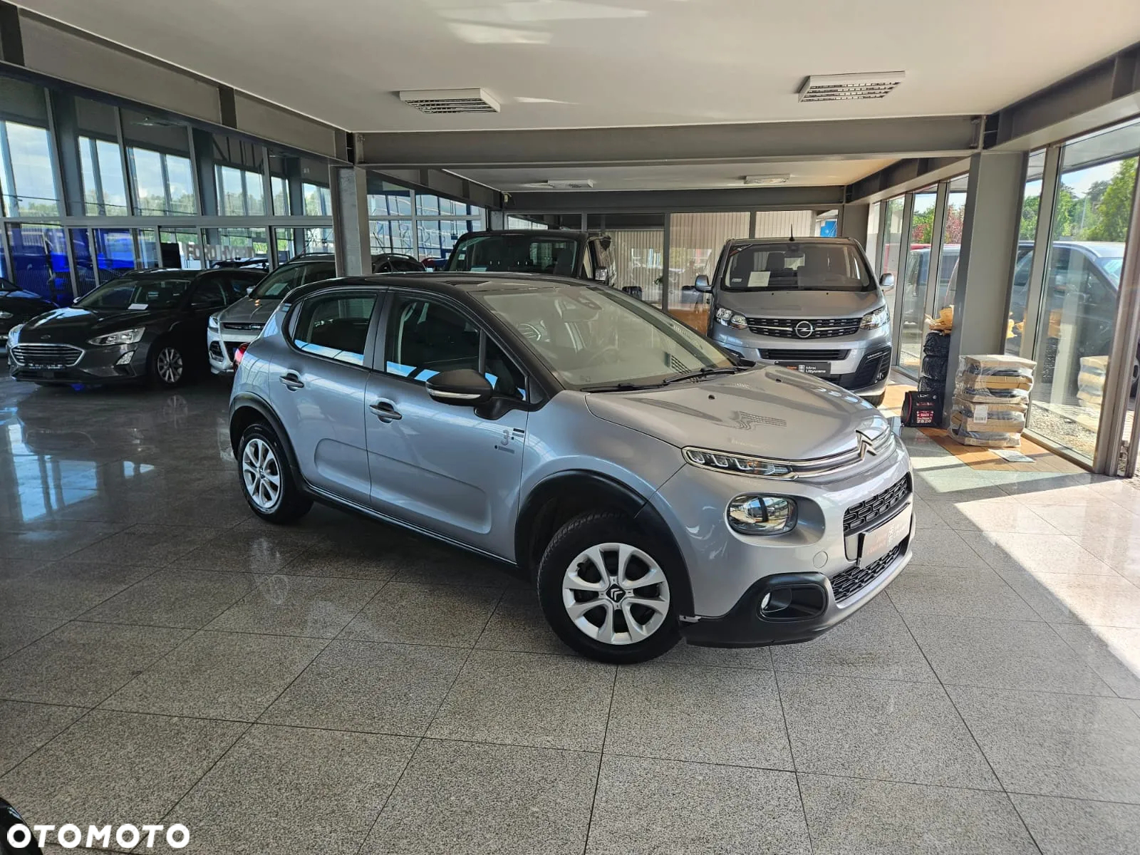 Citroën C3 1.2 PureTech Shine - 2