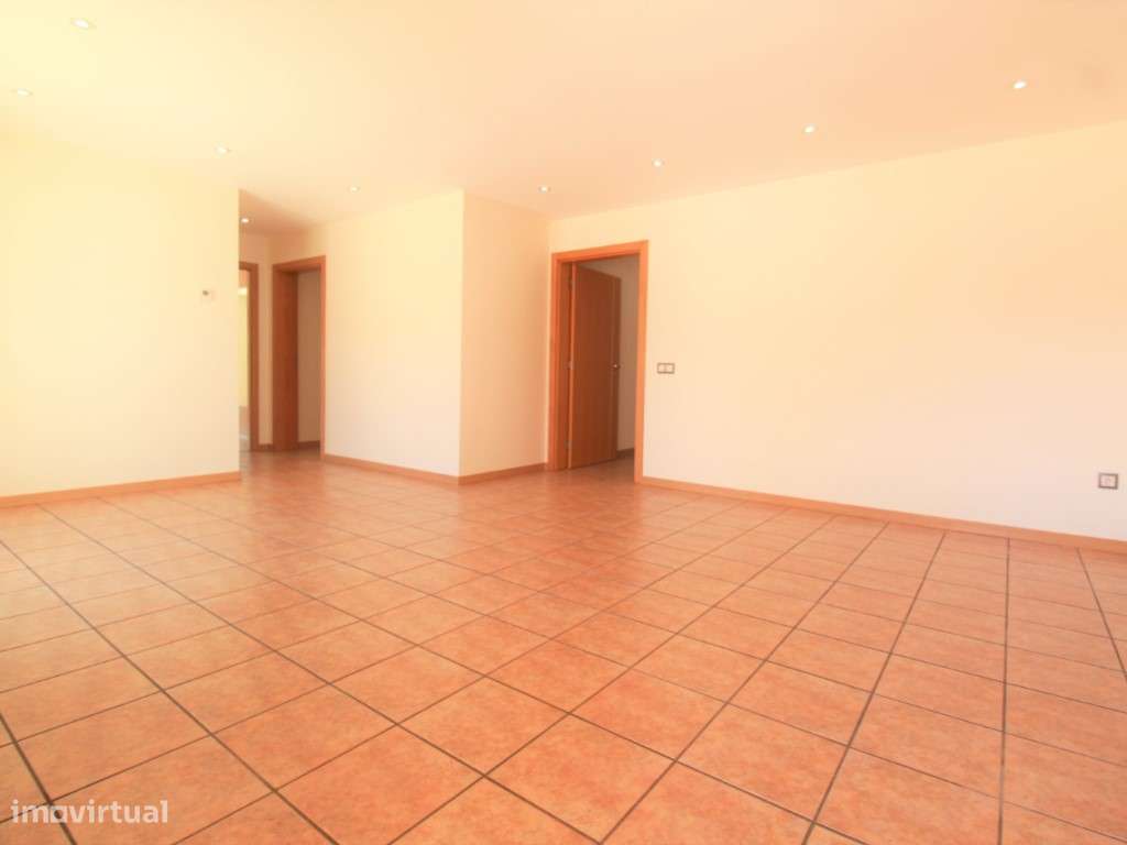 Fantástica moradia V7 com piscina e terreno - Grande imagem: 4/41