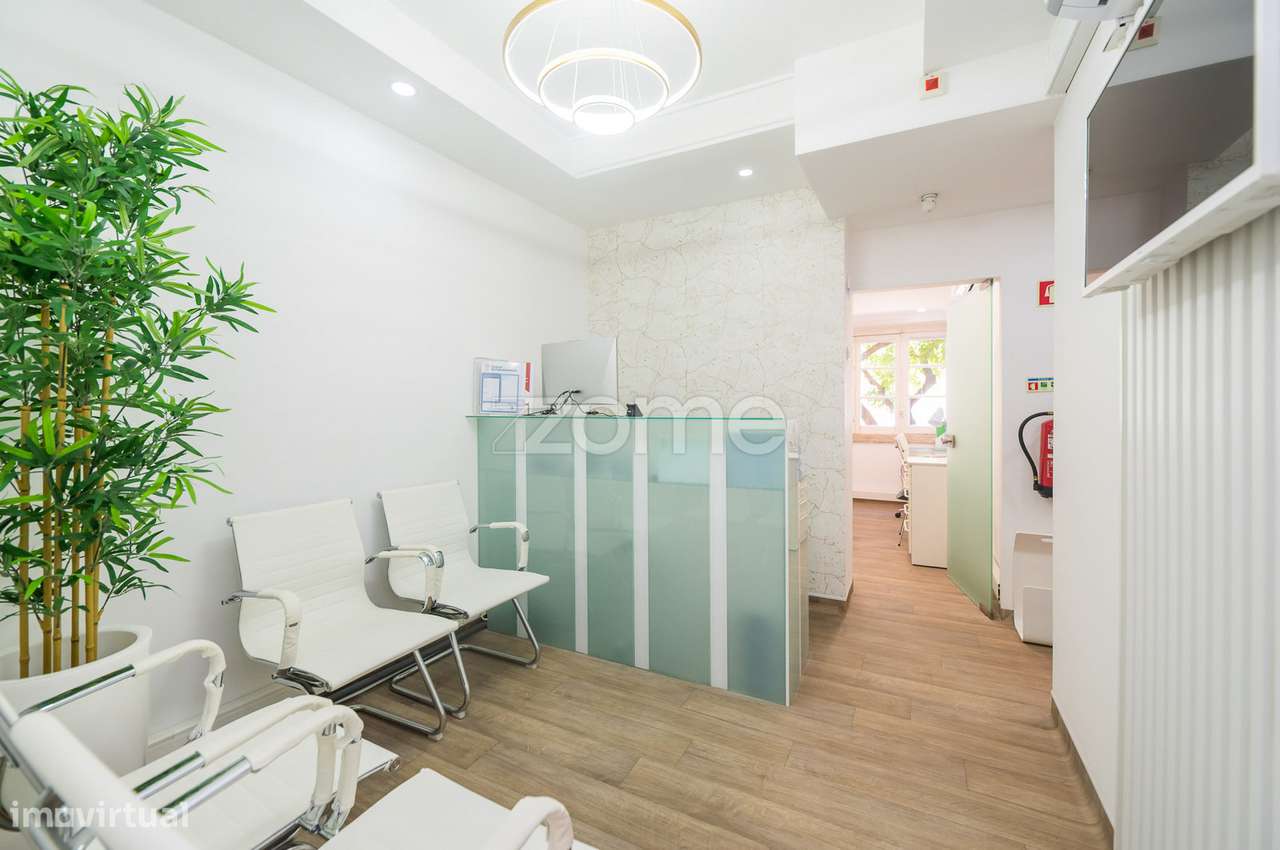 Clinica dentária junto à Av. da Liberdade - Grande imagem: 2/58