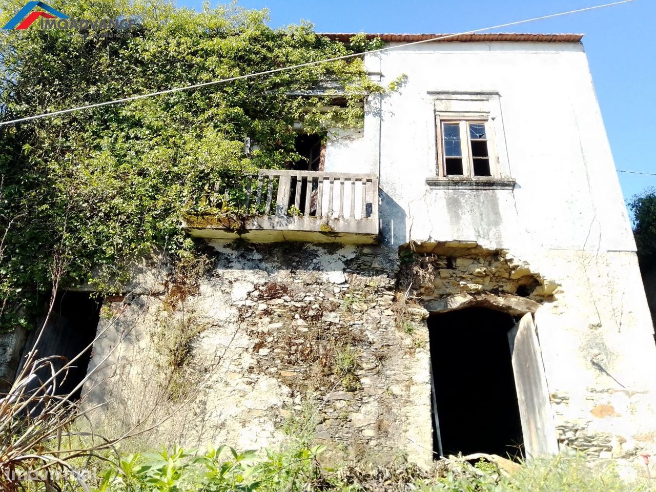 Casa para Recuperar com Terreno e Lagar em Lorvão, Penacova, Coimbra - Grande imagem: 1/26