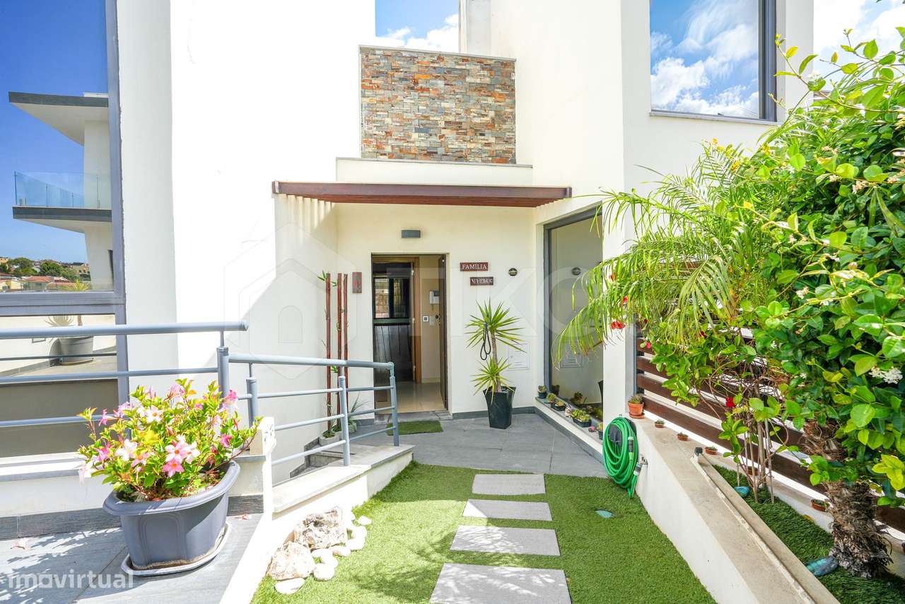 MORADIA T3 COM PISCINA, CONSTRUÇÃO ANTISSÍSMICA, ISOLAMENTO PREMIUM E-49