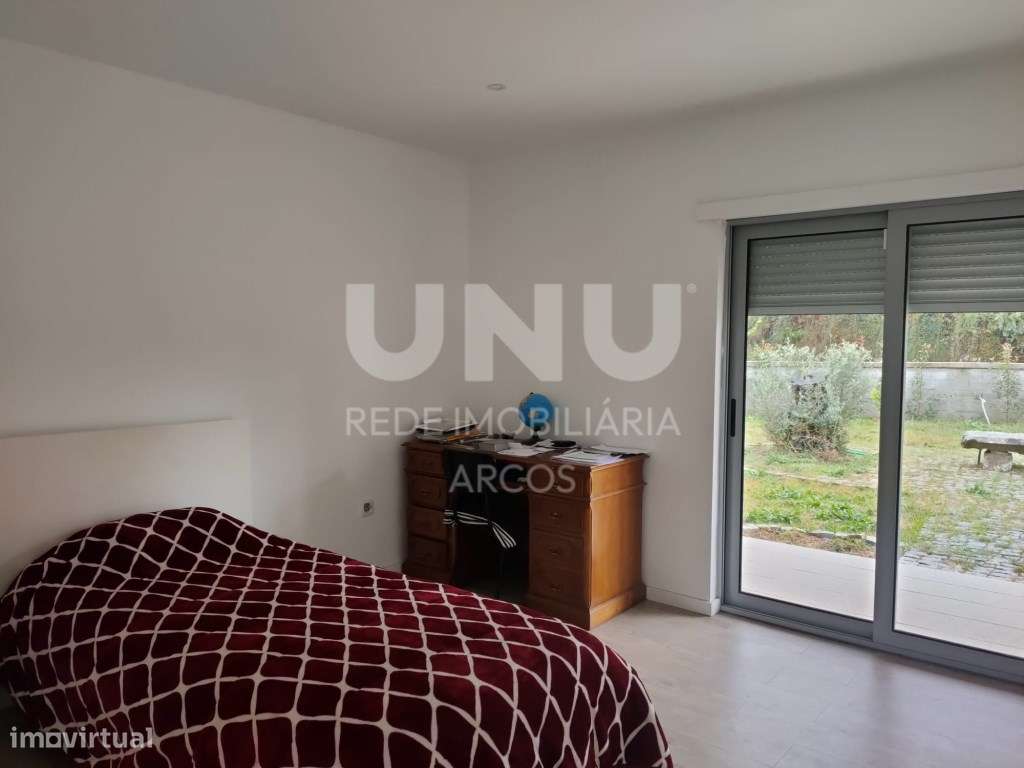 Moradia V3 com terreno em Rio Frio-6