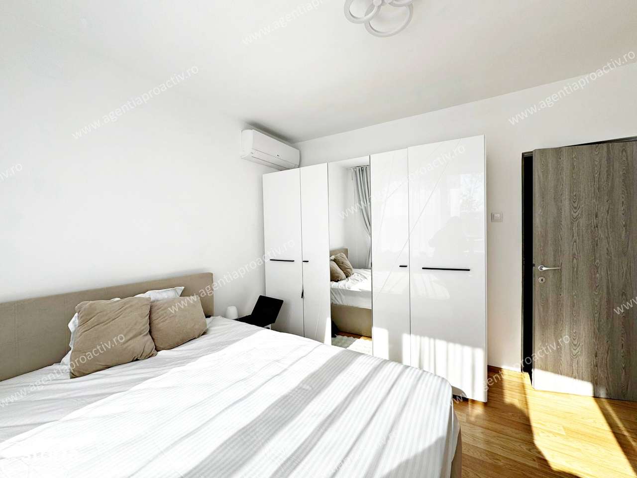 Apartament modern, complet renovat, în cartierul Micro 17 – Galați - Imagine principală: 4/8