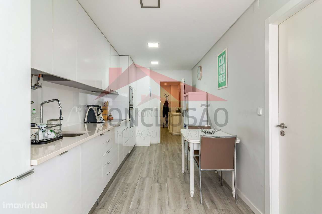 """Apartamento T4 Remodelado com Vista Panorâmica para o Rio Tejo -...-5
