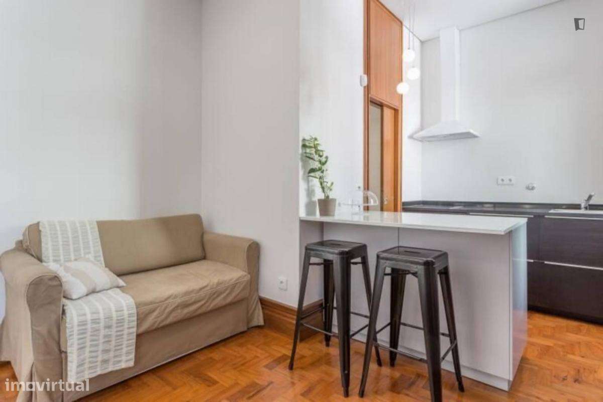 Estúdio - localizado em Mafamude Porto - Grande imagem: 5/10