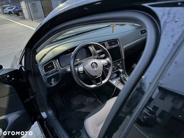 Volkswagen Golf e-Golf - 9