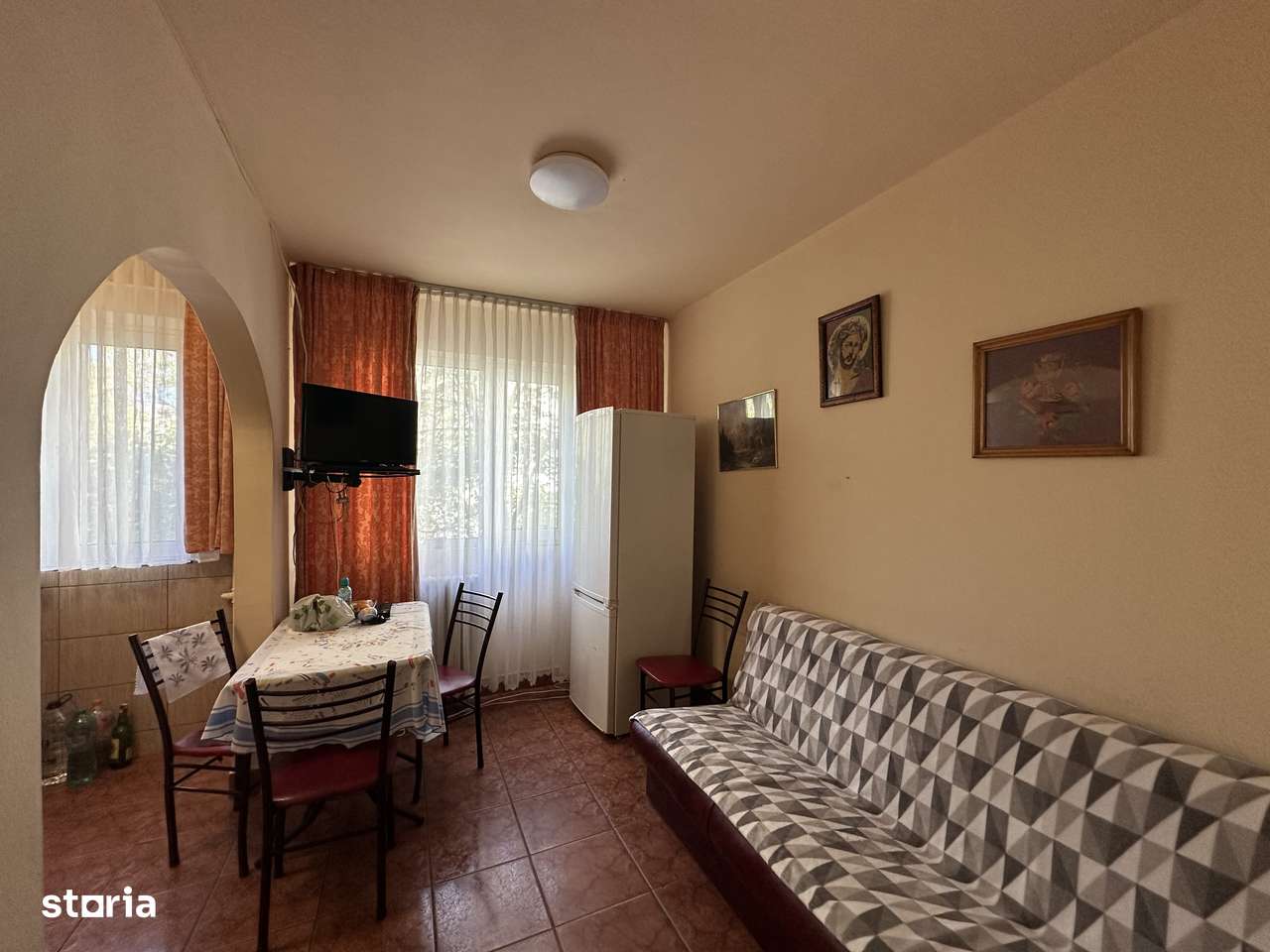 Agentia imobiliara VIGAFON vinde apartament 3 camere Malu Rosu-10