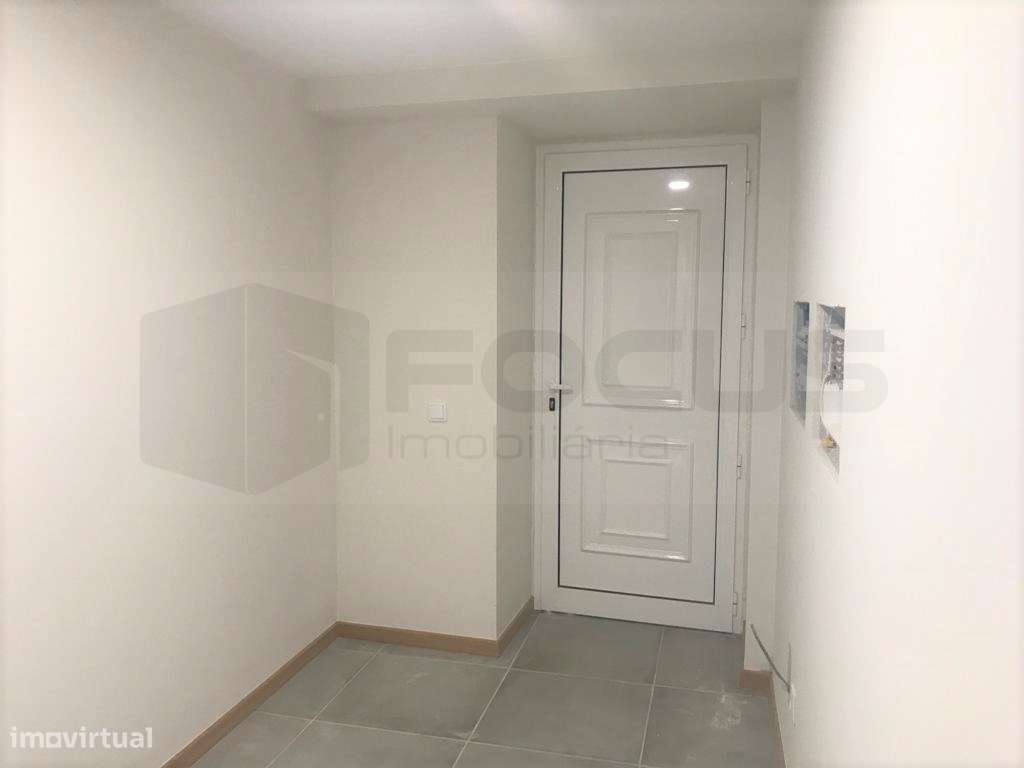 Moradia T3 de traça antiga, renovada, Oliveira de Azeméis - Grande imagem: 2/31