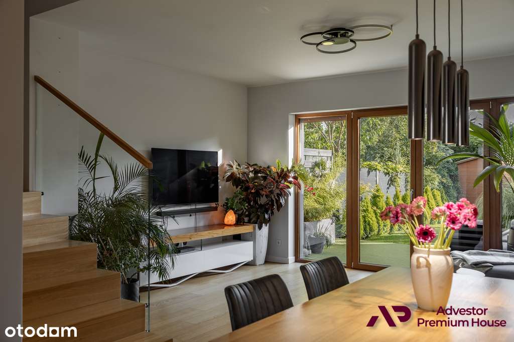 Funkcjonalny dom dla rodziny  pod lasem - Pełny obrazek: 1/20