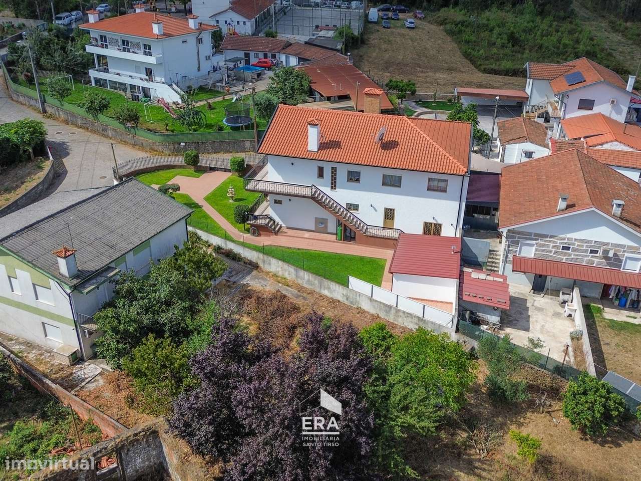 Moradia T6 em Santo Tirso-58