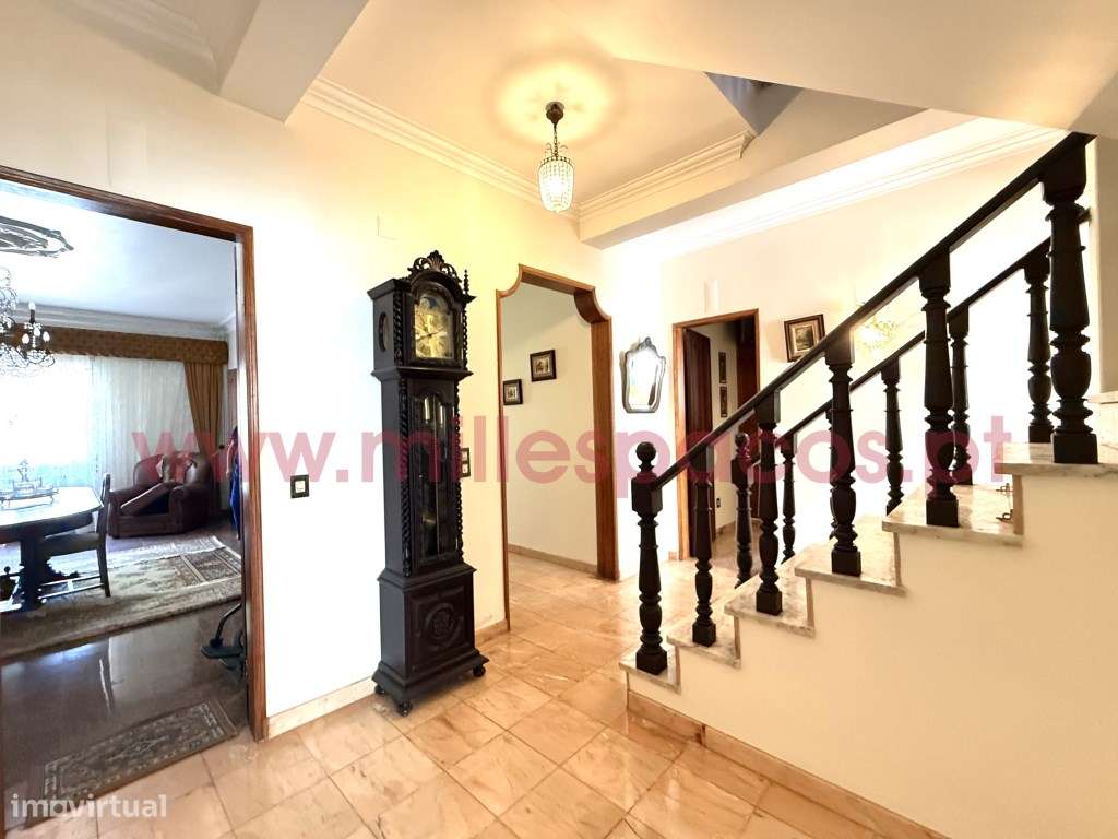 Moradia V6 com Garagem Centro da Cidade-10