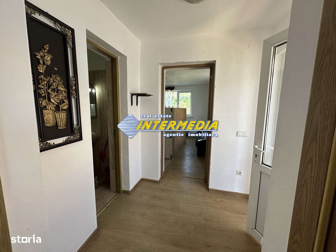 OKAZIE ! Casa 4 Camere 2 Bai, 2 Bucatarii Anexe Garaj Curte pavata de - Imagine principală: 5/10