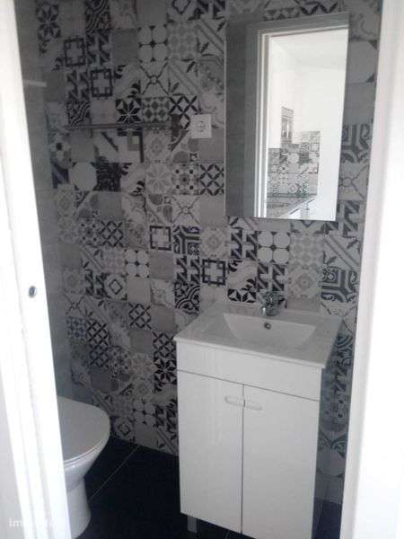 Aluga-se estúdio pequeno no Bairro de Angola, Camarate - Grande imagem: 5/5