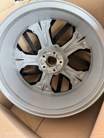 vând jante originale Citroen pe 19” noi cu prindere 5x108 - 3